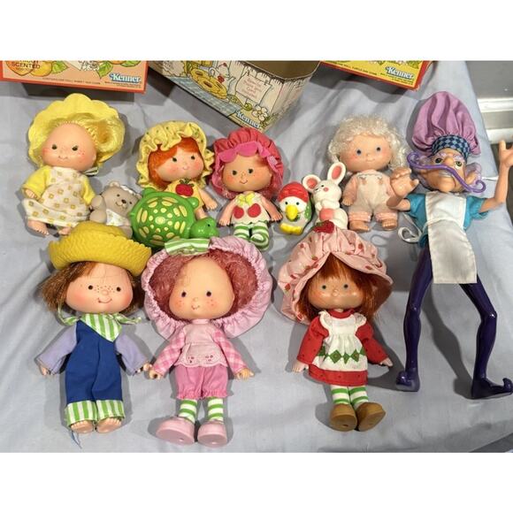 Kenner Vintage 1980’s Strawberry Shortcake Doll Lot With Clothes & Accessories - Picture 2 of 7